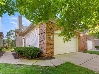 5296 S River Dr, Commerce Township, MI, 48382