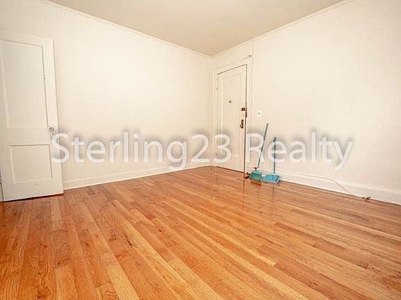 4th image of 2119 27th St #D1