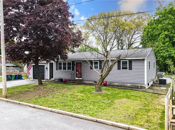 48 Plenty St, Warwick, RI 02889