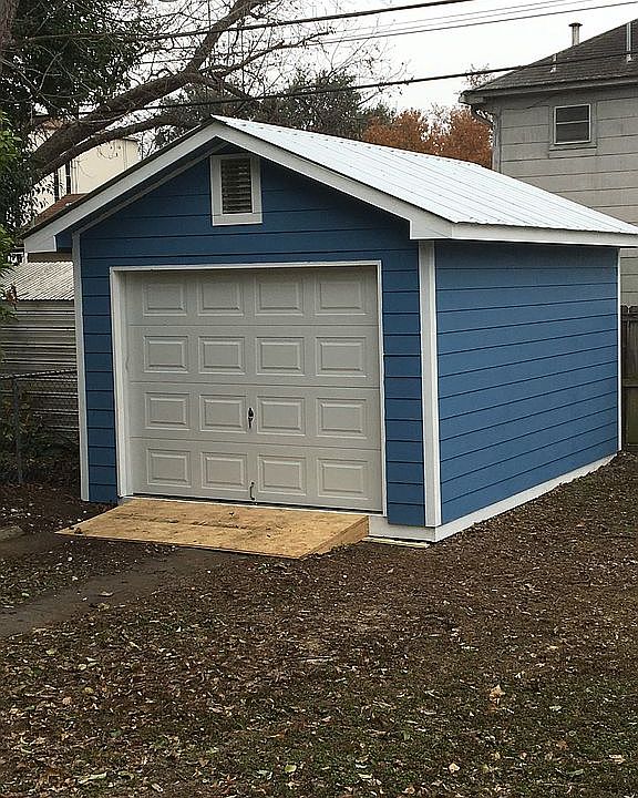 320 sq ft