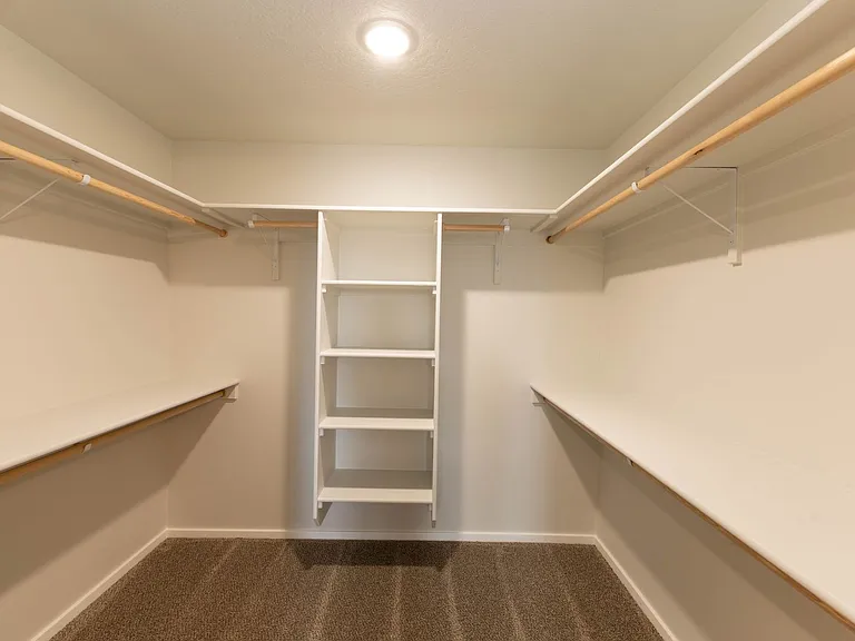 550 N Haskett St — Photo 13