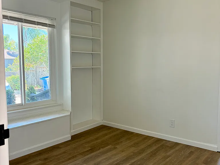 1481 Balboa St — Photo 9