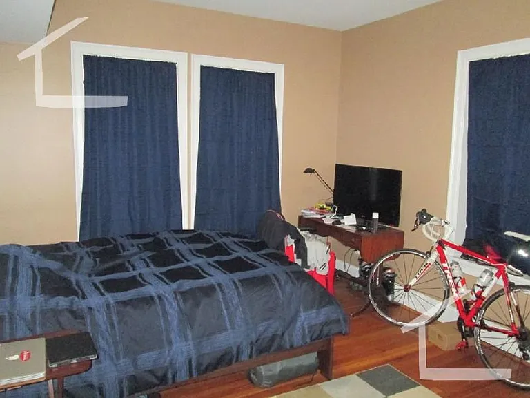 1592 Beacon St #2 — Photo 8