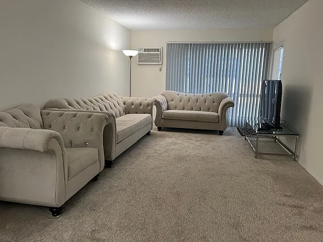 1 bed, 800 sqft, $2,199 — Photo 2