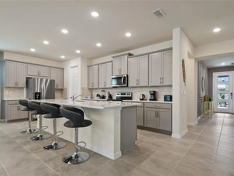 8944 Coconut Breeze Dr — Photo 4