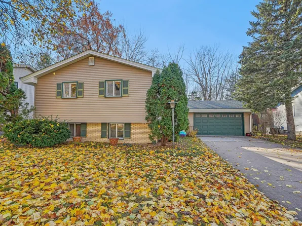 1720 Fairway Dr NE, Columbia Heights, MN 55421