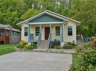 10 Nolan Field Ln, Swannanoa, NC 28778