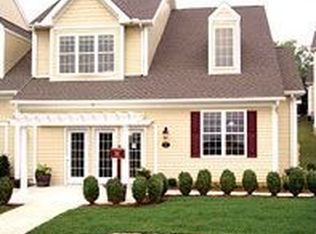 17 Bogart Ln, Newington, CT 06111