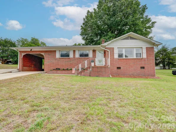 117 Piedmont Dr, Kannapolis, NC 28081