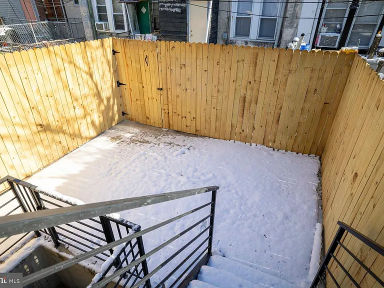 713 S 58th St — Photo 25