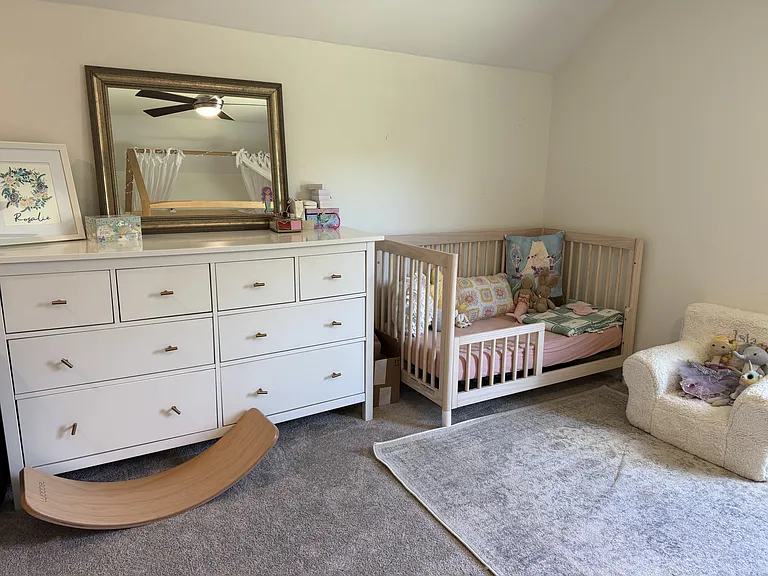 Large bedroom #1