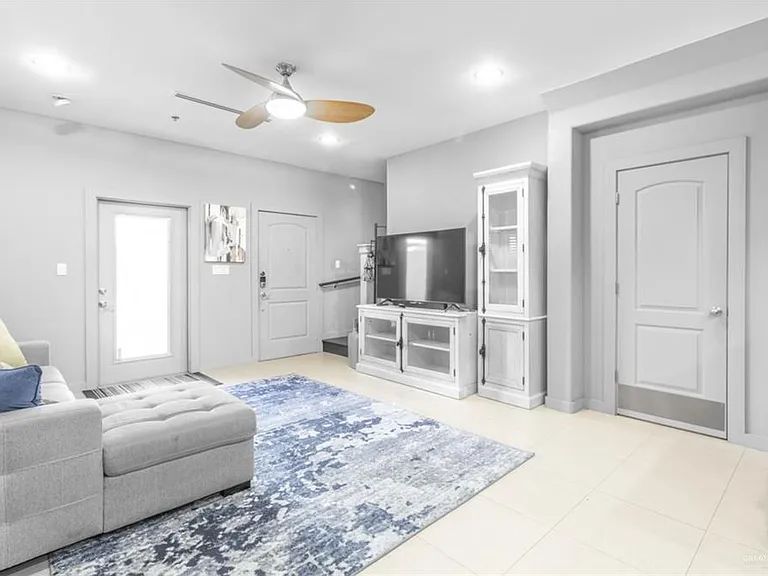 1321 E Camellia Ave #4 — Photo 5