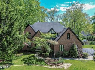 2910 Tracewood Dr, Toledo, OH 43617