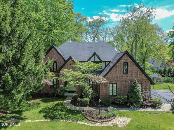 2910 Tracewood Dr, Toledo, OH 43617