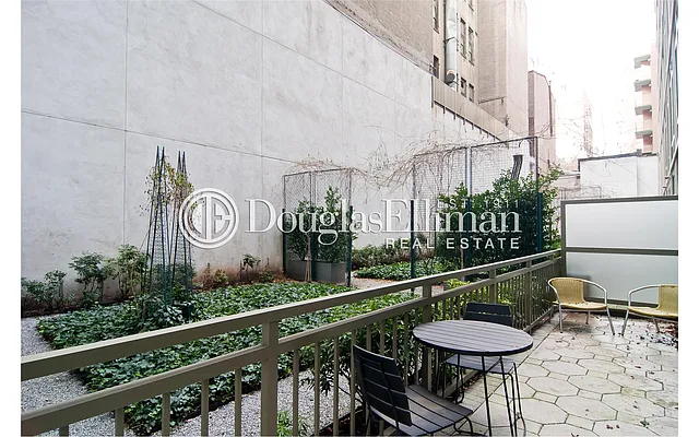 Rented by Douglas Elliman | media 15