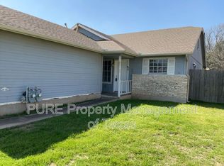 608 Greenlawn Blvd, Round Rock, TX 78664