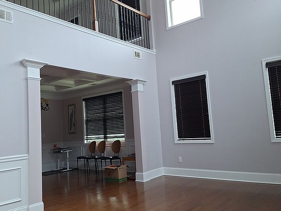 5th image of 301 Liberty Dr