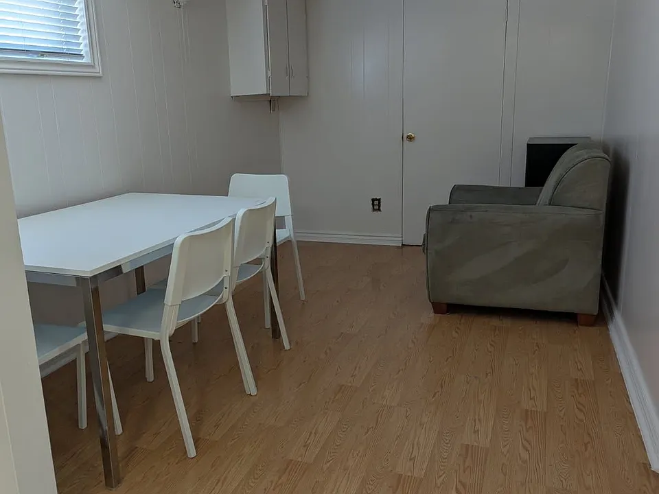 11 Daystrom Dr #BASEMENT