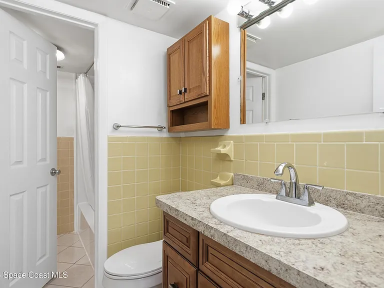 500 Palm Springs Blvd #407 — Photo 10
