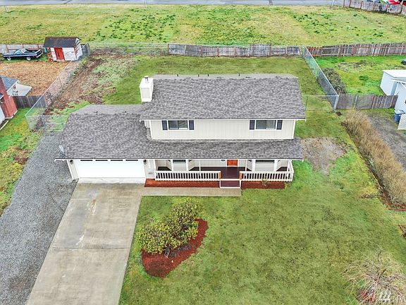 Aerial view of home 