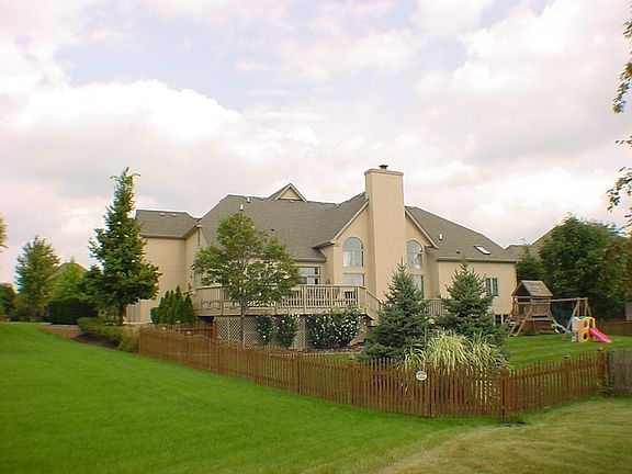 Incredible backyard with Jacuzzi
