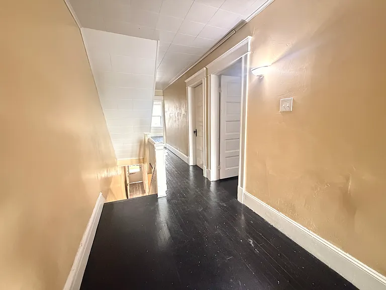 45 Welles St — Photo 27