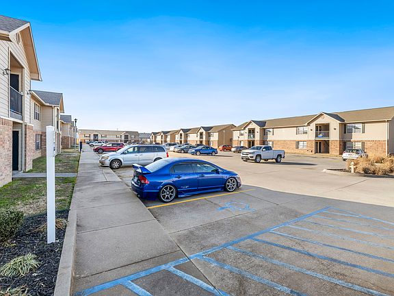 2nd image of 6400 Massard Rd APT 606