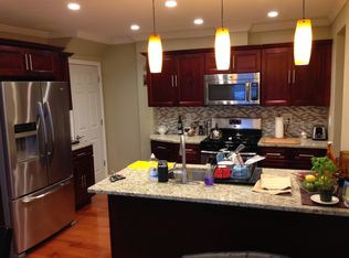 32 Washington Cir, West Hartford, CT 06119