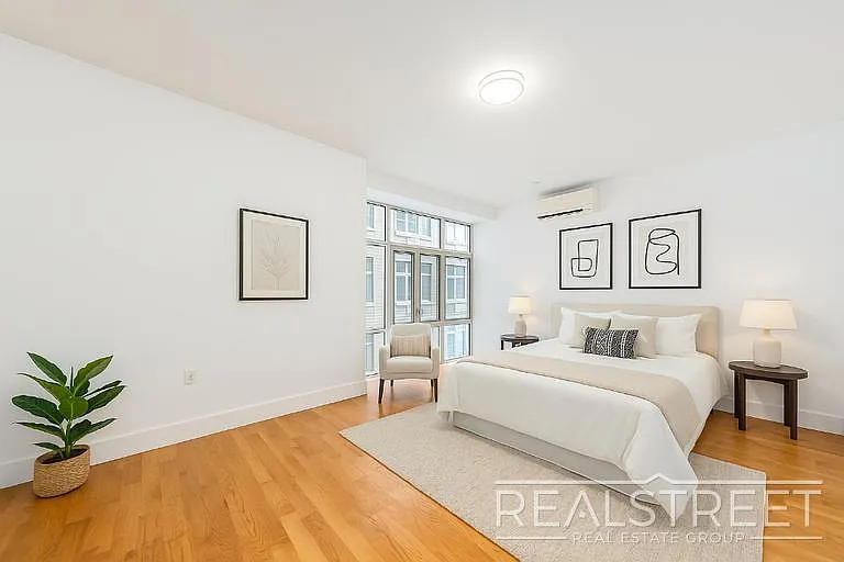 90-02 Queens Blvd #428 — Photo 4