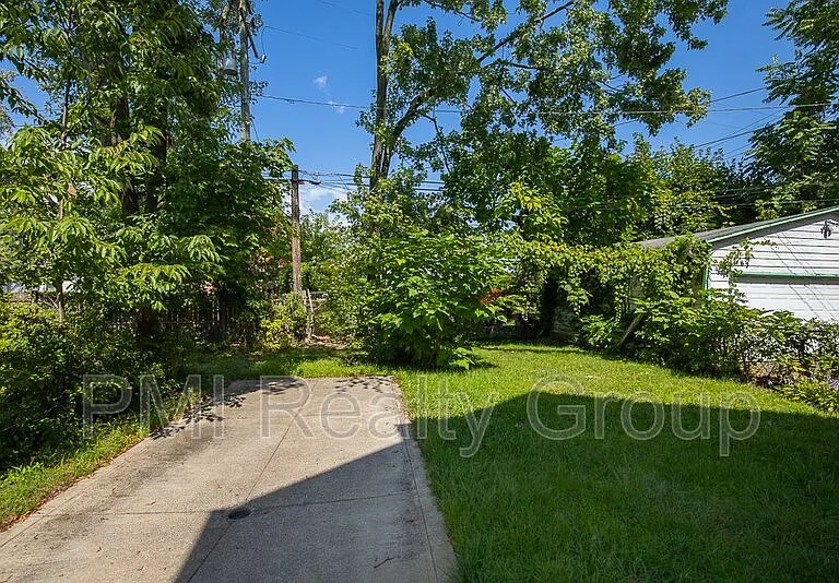 12203 Castlewood Ave — Photo 35