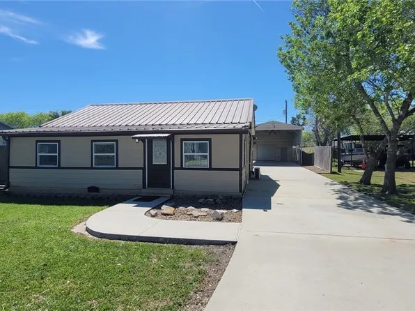 907 W Washington Ave, Seadrift, TX 77983