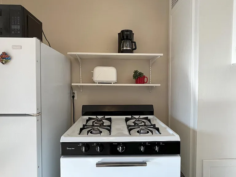 1664 Thomas Ave — Photo 12