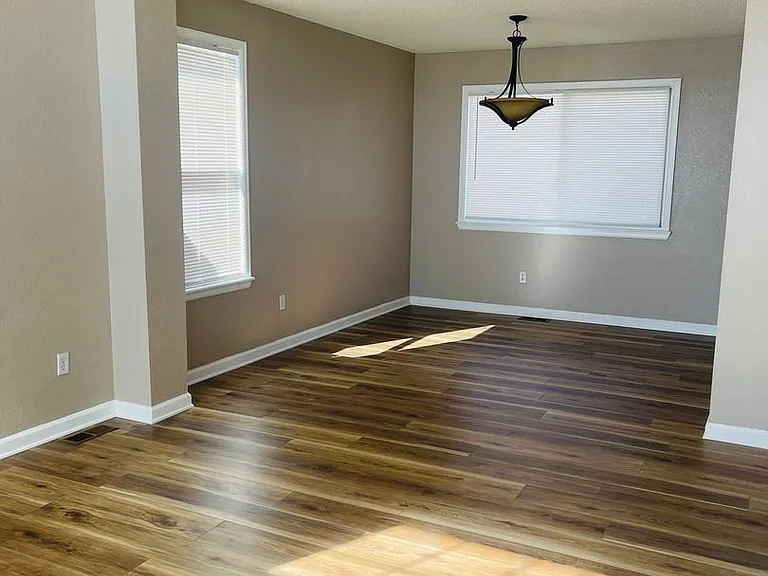 5361 S Dunkirk Way — Photo 2