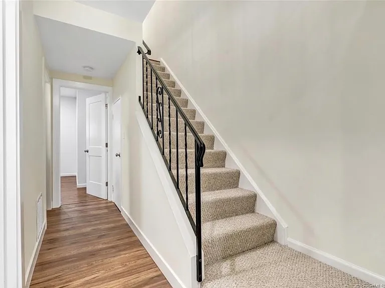 121 Knapps Hwy — Photo 4