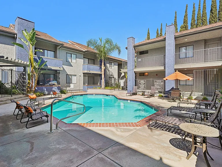 Saticoy Gardens — Photo 10
