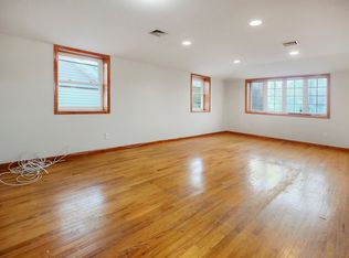 715 E 37th St #3A, Brooklyn, NY 11203
