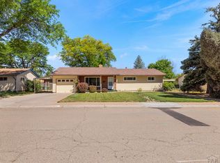 37 Scotland Rd, Pueblo, CO 81001