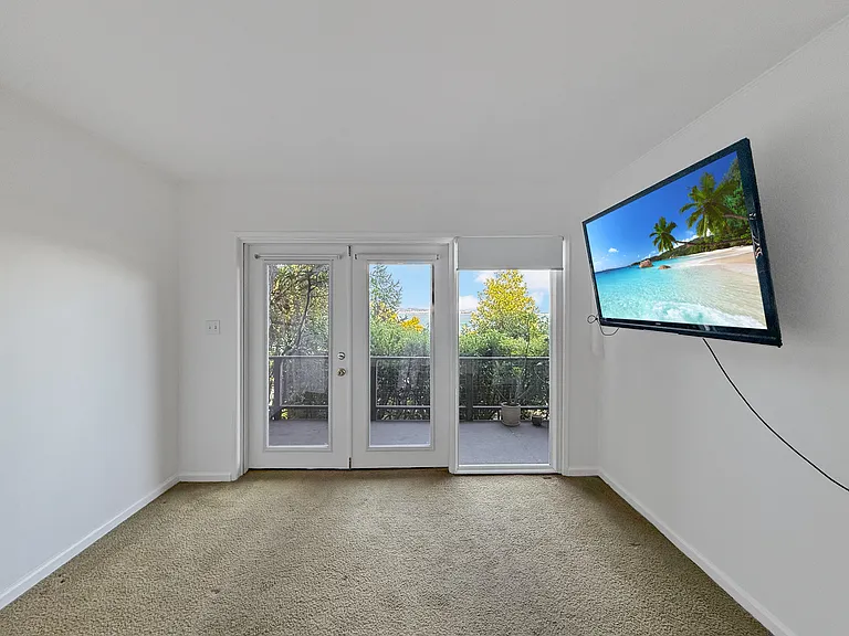 550 Sausalito Blvd #C — Photo 11