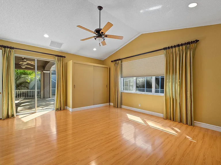 10860 Fairmont Village Dr — Photo 19