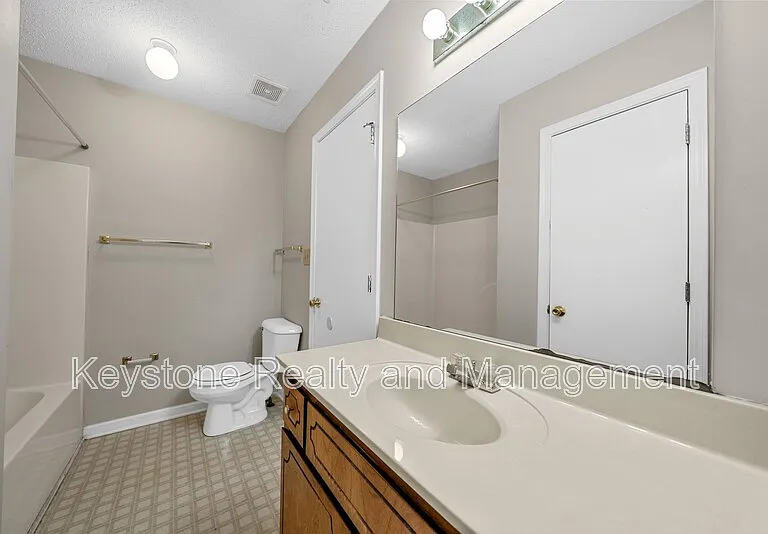 3280 Tower Dr #C — Photo 13