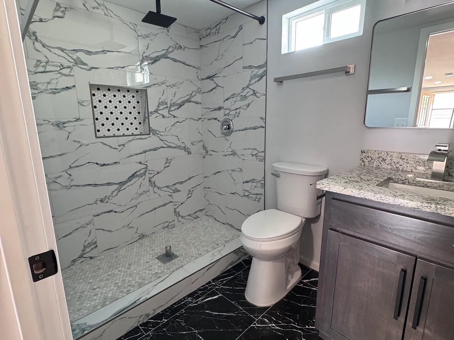 2 bed, 750 sqft, $1,300 — Photo 4