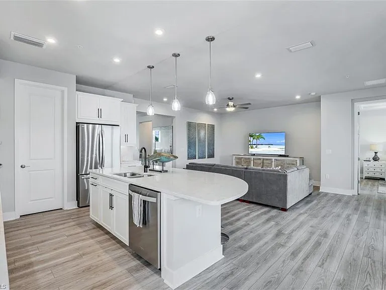 4705 Arboretum Cir #203 — Photo 7