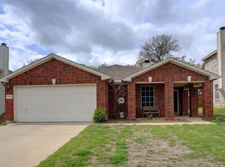 2428 Big Spring Dr, Fort Worth, TX 76120