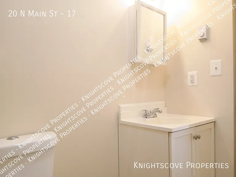 20 N Main St #17 — Photo 8