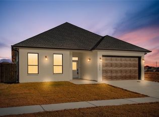 2845 W Friendship Dr, Harvey, LA 70058