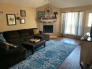 2nd image of 9001 River Trails Blvd
