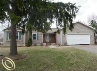 3090 Garden Ct, Auburn Hills, MI