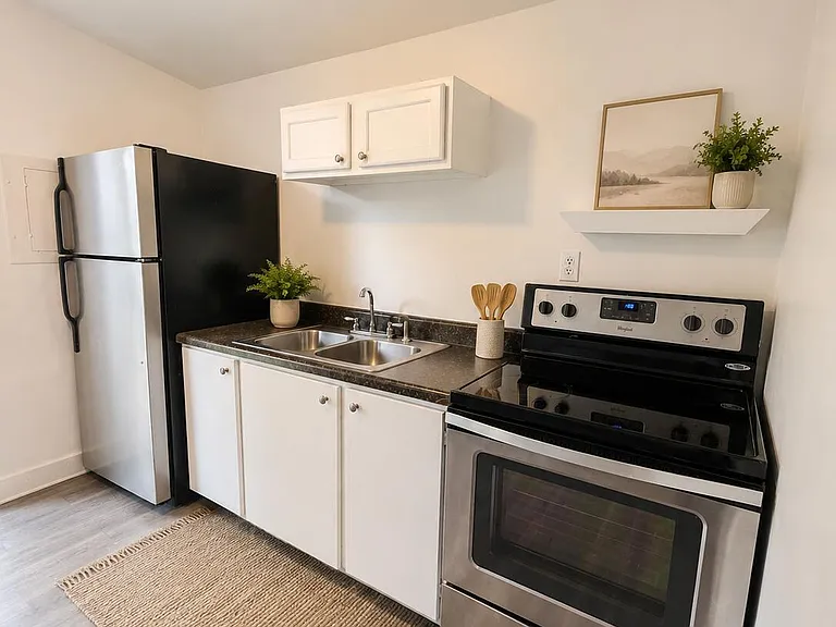 4803 Lexington Ave #B — Photo 5