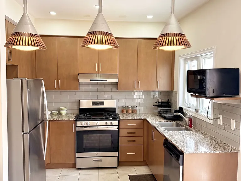 41 Crumlin Cres — Photo 12