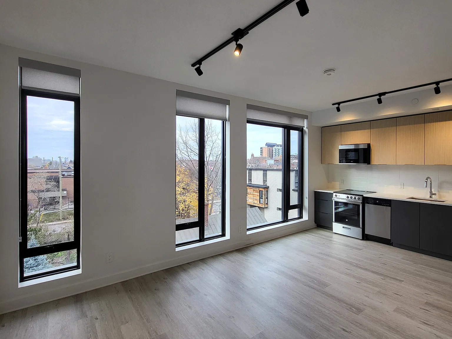 444 Bronson Ave — Photo 4
